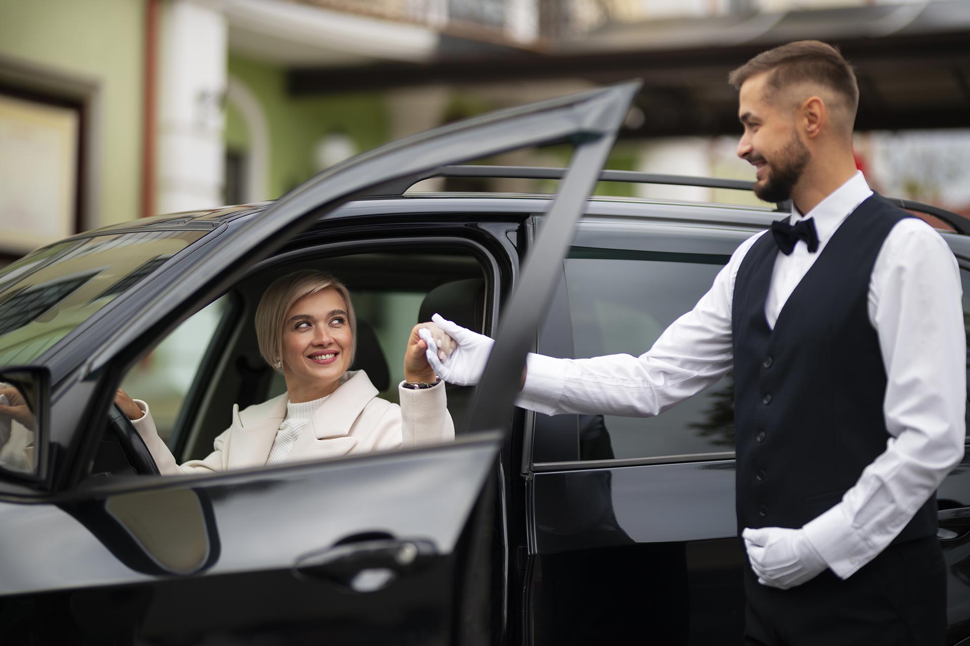 Conquering the Miles: Why Wheels on the Road is Your Ultimate Partner for Long-Distance Travel